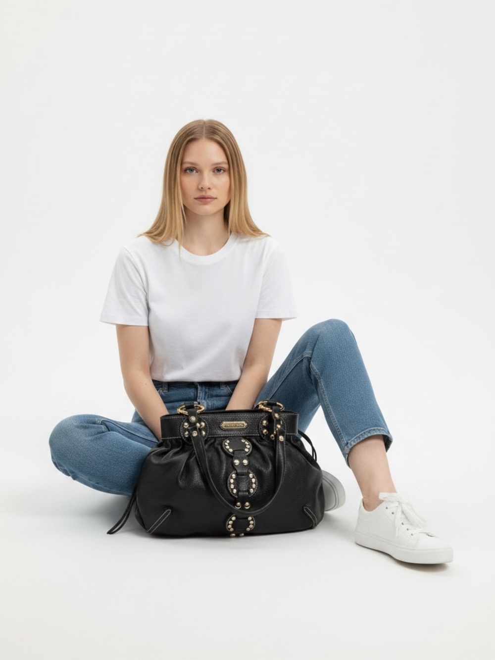 Isabella Fiore Leather Shoulder Bag